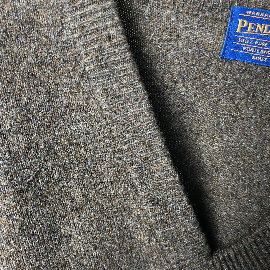 00'S Pendleton V-neck wool knit sweater, men's size L wool brown type Vintage Second Hand