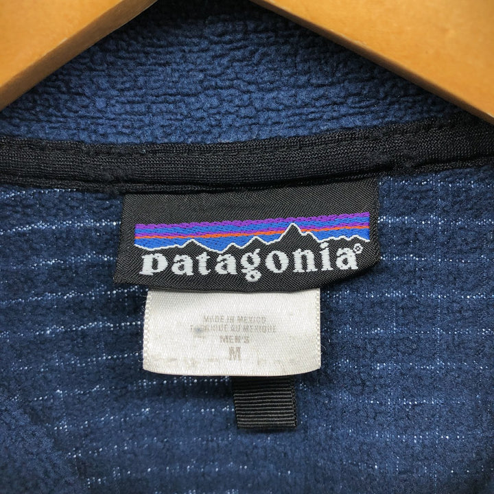 Patagonia Regulator R3 Fleece Jacket (25302FA), Men's Size Medium polyester navy blue type Vintage Second Hand