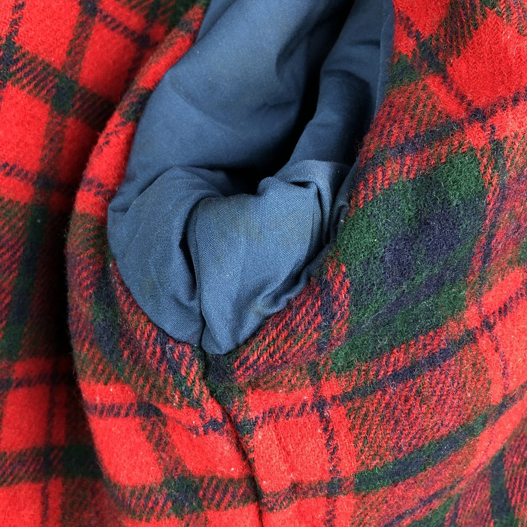 Vintage LL Bean padded mountain jacket, shell jacket, and puffer jacket from the 1970'S and 1980s, size L, women's. polyester navy blue type Vintage Second Hand
