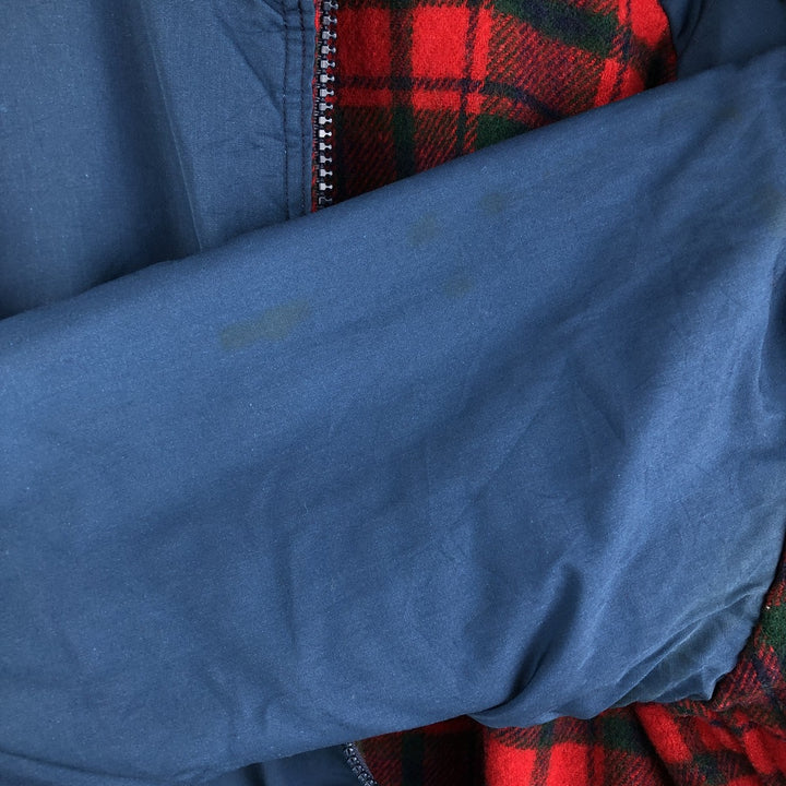 Vintage LL Bean padded mountain jacket, shell jacket, and puffer jacket from the 1970'S and 1980s, size L, women's. polyester navy blue type Vintage Second Hand