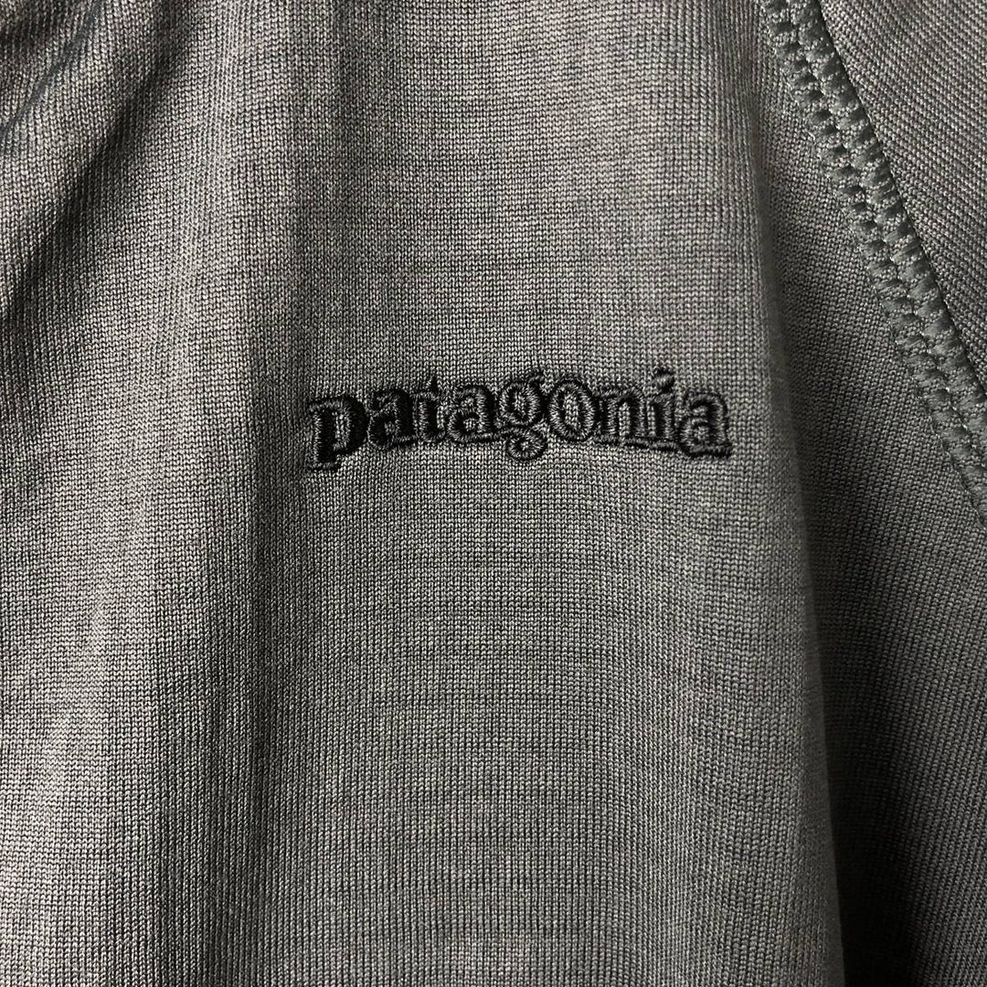 Patagonia Regulator R1 Full-Zip Fleece Jacket (40127FA13), Men's Size Medium polyester gray type Vintage Second Hand