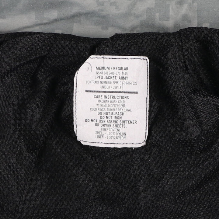 Genuine US military item, 00'S USARMY IPFU training jacket, camouflage pattern ACU digital camo nylon jacket, made in USA, men's size M /eaa478968