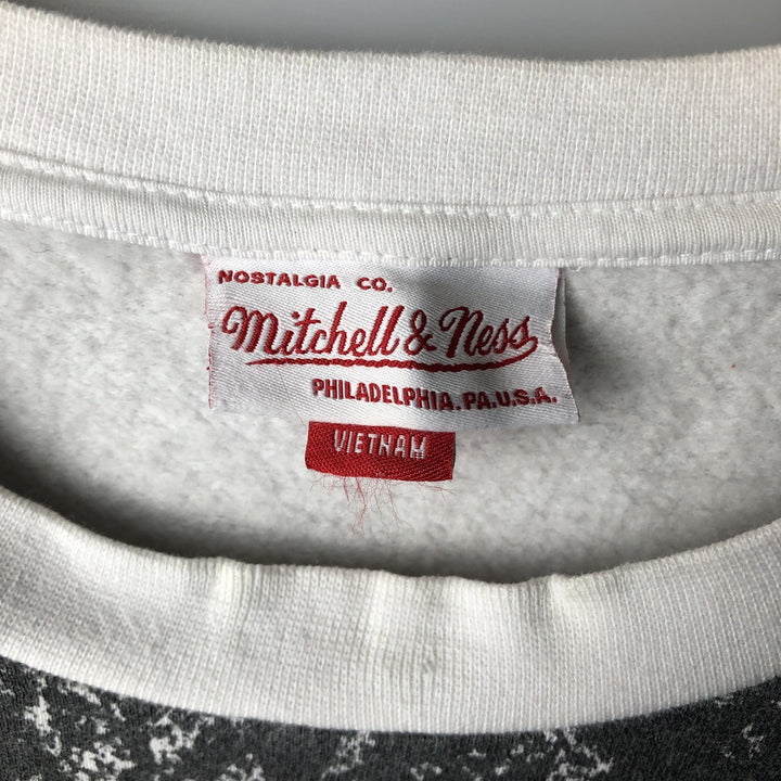 Mitchell & Ness NBA Chicago Bulls All-Over Print Sweatshirt, Men's Size Medium cotton white type Vintage Second Hand