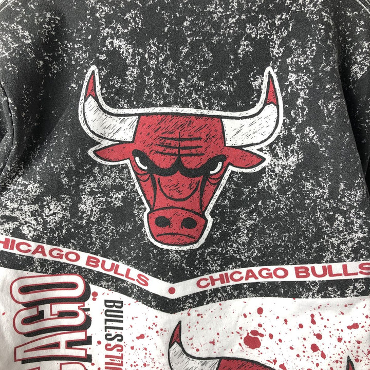 Mitchell & Ness NBA Chicago Bulls All-Over Print Sweatshirt, Men's Size Medium cotton white type Vintage Second Hand