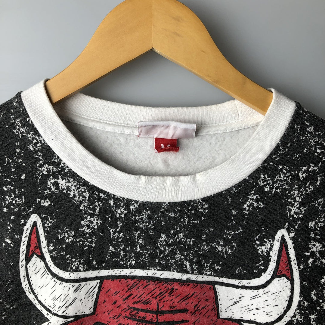 Mitchell & Ness NBA Chicago Bulls All-Over Print Sweatshirt, Men's Size Medium cotton white type Vintage Second Hand