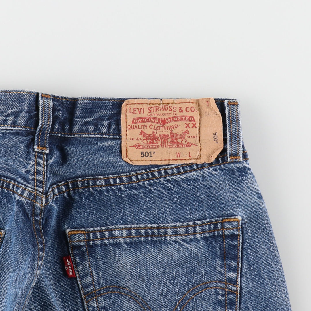 Levi's 501 straight denim pants for men, equivalent to W31 / eaa488539