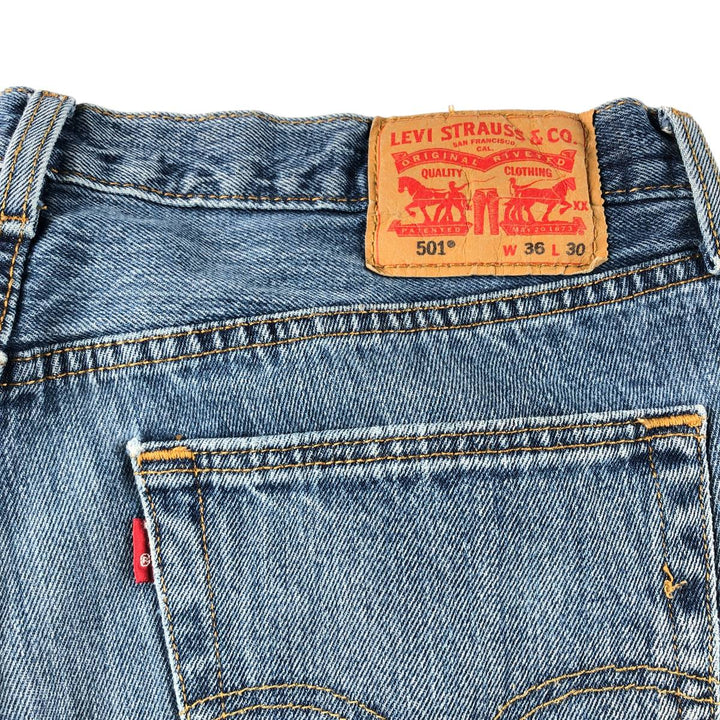 Levi's 501 straight denim pants for men, equivalent to W37 / eaa500769