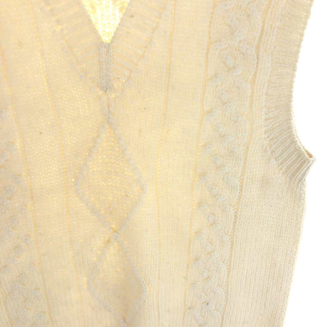 Cable knit V-neck wool knit vest, men's size M, vintage / eaa503404