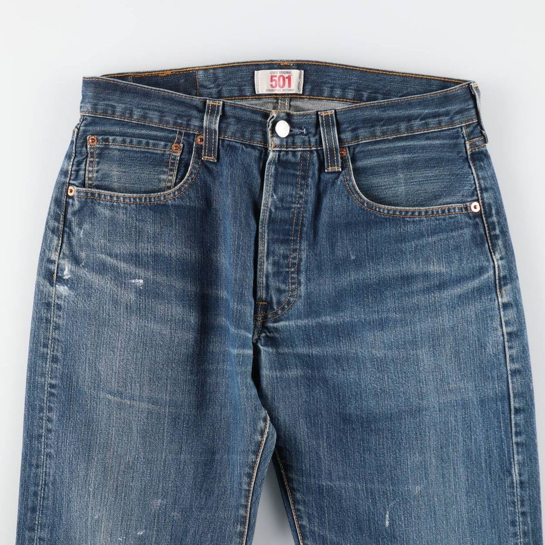 Levi's 501 straight denim pants for men, equivalent to W32 / eaa511554