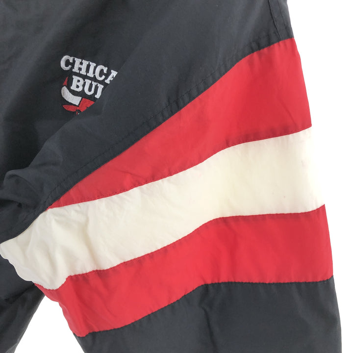 Vintage 1990'S LOGO7 NBA Chicago Bulls nylon jacket, size L, men's Nylon black type Vintage Second Hand