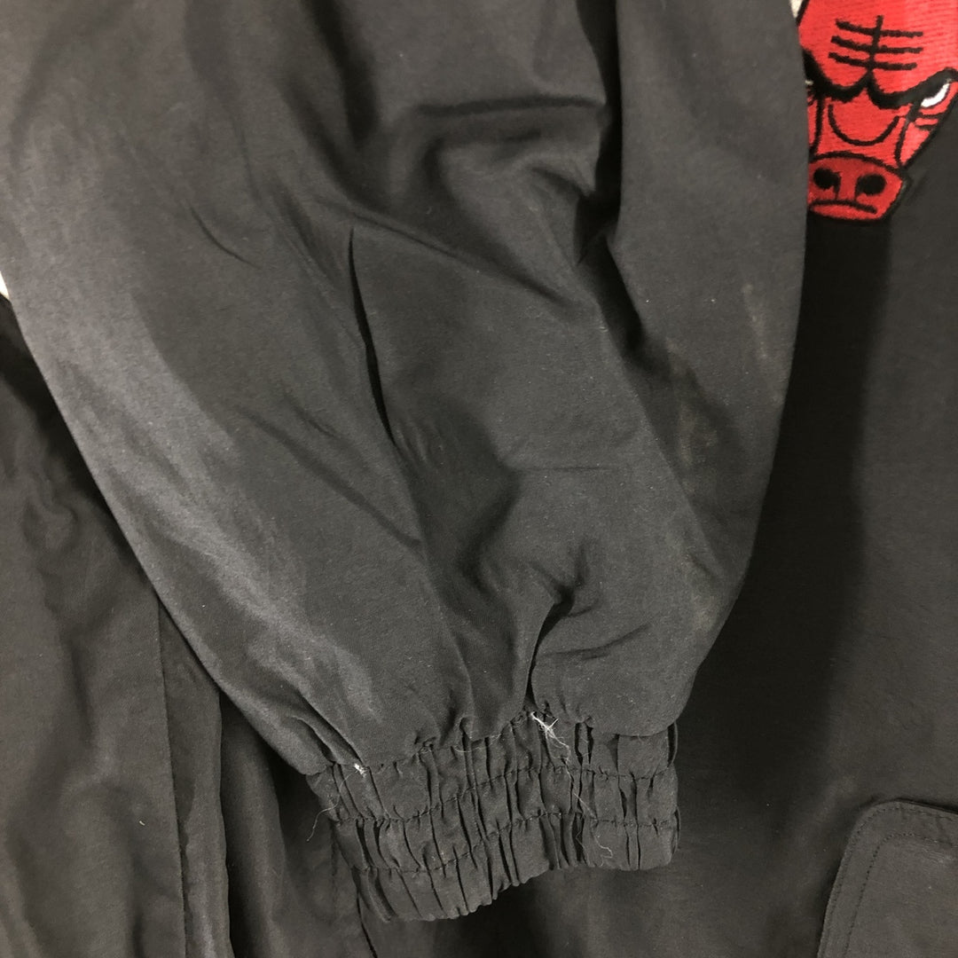 Vintage 1990'S LOGO7 NBA Chicago Bulls nylon jacket, size L, men's Nylon black type Vintage Second Hand