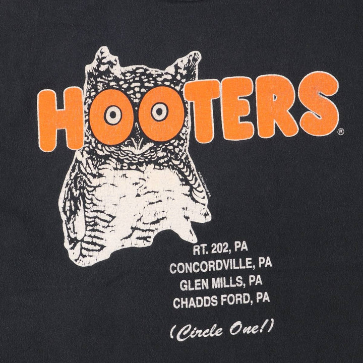Hanes HOOTERS Advertising T-Shirt, Men's Size L cotton black type Vintage Second Hand