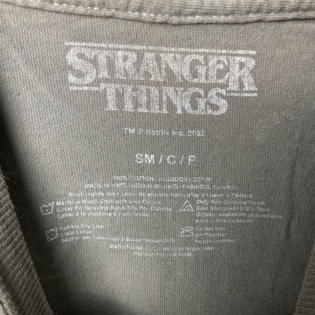 STRANGER THINGS Movie Long Sleeve T-Shirt, Men's Size Medium cotton Khaki type Vintage Second Hand
