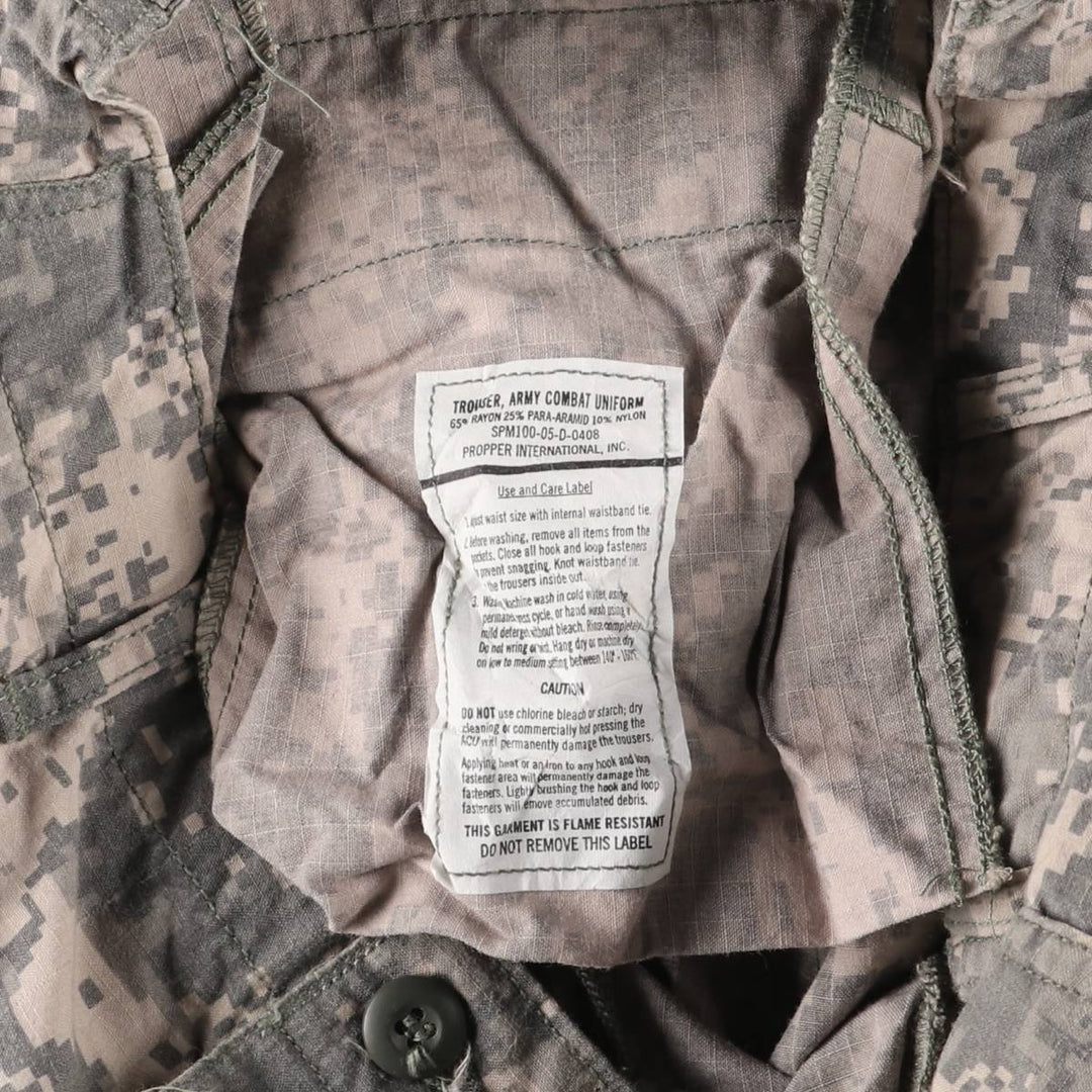 00'S US military genuine camouflage pattern ACU digital camo military cargo pants made in USA MEDIUM-REGULAR men's w33 equivalent Rayon Khaki type Vintage Second Hand