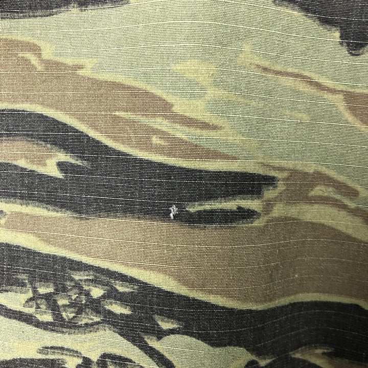 60'S Camo Camouflage Pattern Tiger Stripe Camo Ripstop Hunting Jacket Made in USA Men's Size L Vintage cotton Khaki type Vintage Second Hand