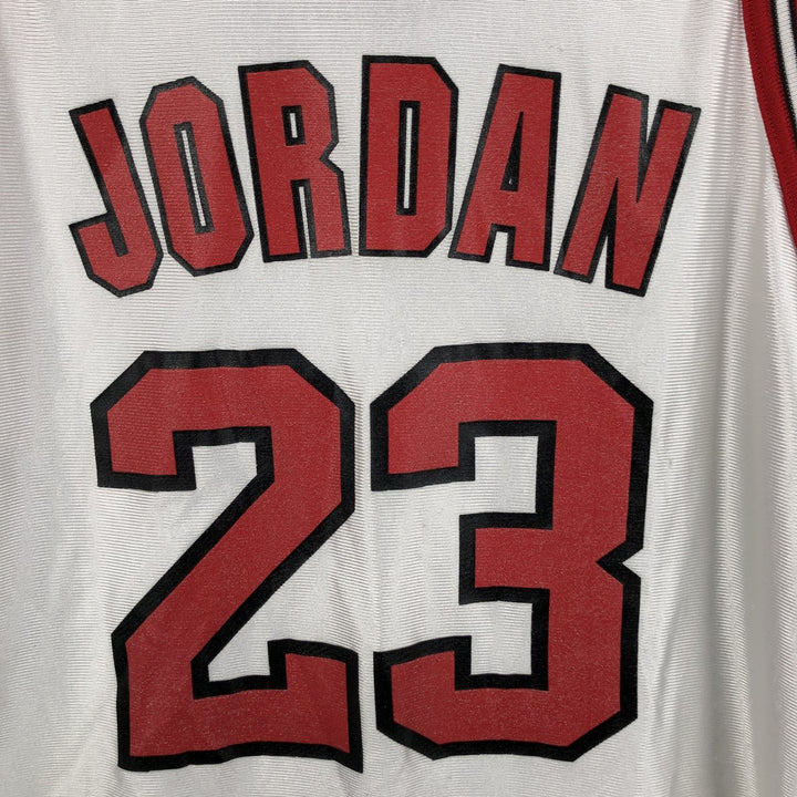 Champion Authentic Athletic Apparel NBA Chicago Bulls Game Shirt Replica Uniform (Men's XL equivalent) - 2000s polyester white type Vintage Second Hand
