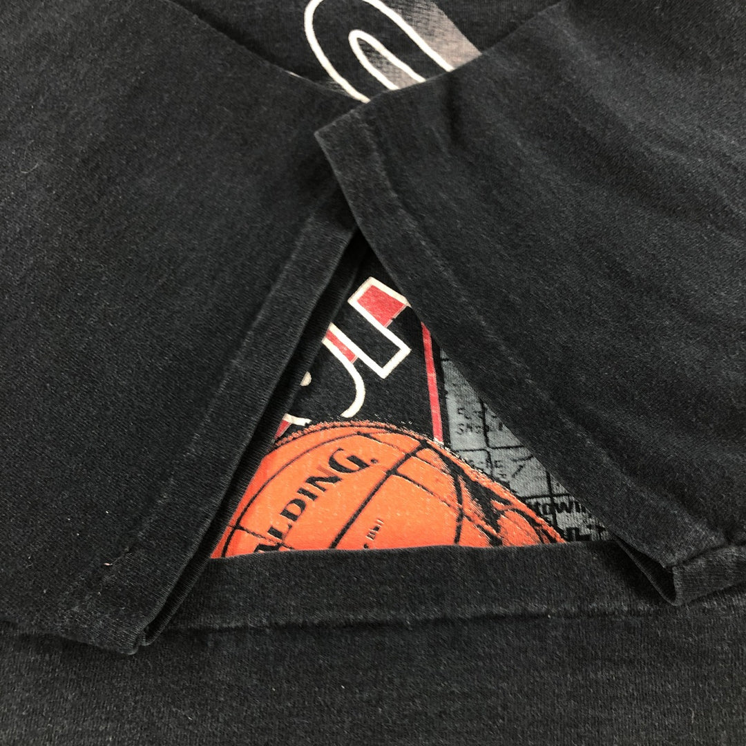 90'S SALEM SPORTSWEAR NBA CHICAGO BULLS Chicago Bulls sports print T-shirt made in USA, men's size L, vintage cotton black type Vintage Second Hand