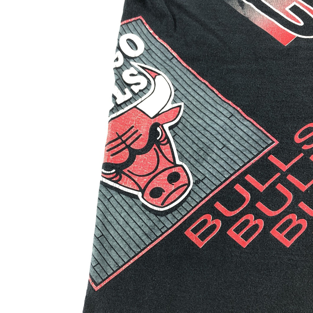 90'S SALEM SPORTSWEAR NBA CHICAGO BULLS Chicago Bulls sports print T-shirt made in USA, men's size L, vintage cotton black type Vintage Second Hand