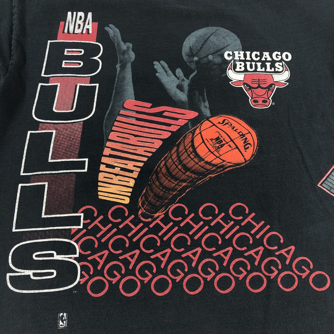 90'S SALEM SPORTSWEAR NBA CHICAGO BULLS Chicago Bulls sports print T-shirt made in USA, men's size L, vintage cotton black type Vintage Second Hand