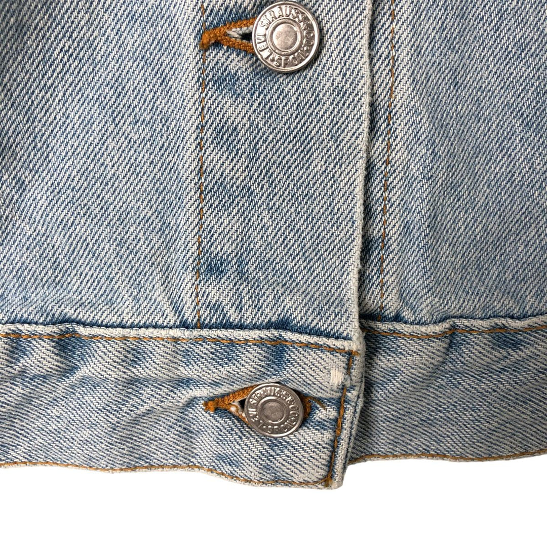 90'S Levi's 77597-0220 denim jacket, denim jacket, made in USA, women's size M, vintage cotton Blue type light blue Vintage Second Hand