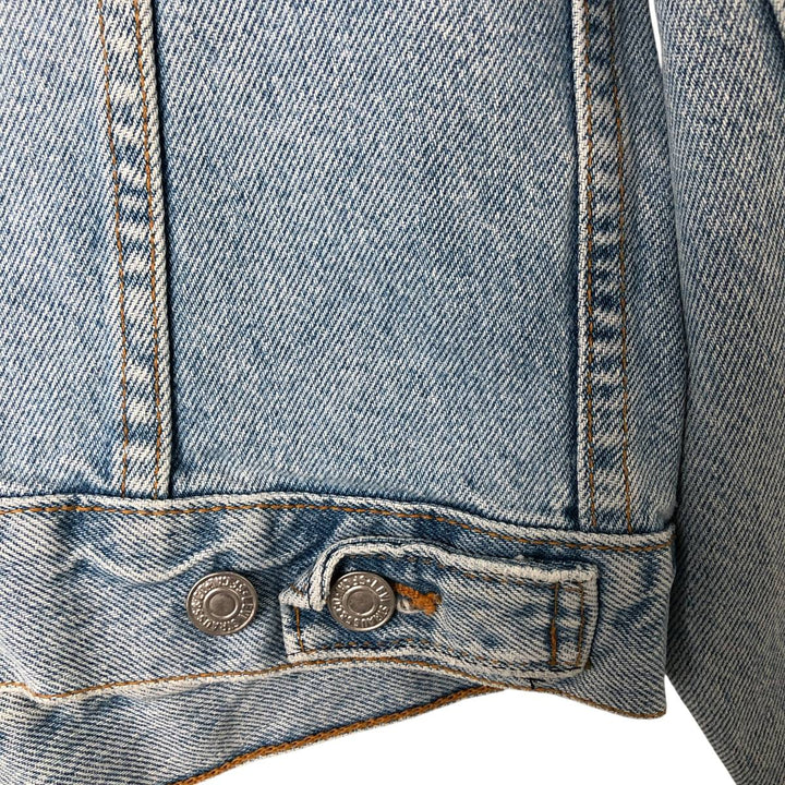 90'S Levi's 77597-0220 denim jacket, denim jacket, made in USA, women's size M, vintage cotton Blue type light blue Vintage Second Hand
