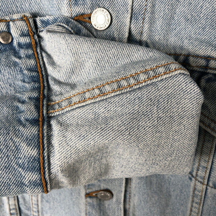 90'S Levi's 77597-0220 denim jacket, denim jacket, made in USA, women's size M, vintage cotton Blue type light blue Vintage Second Hand