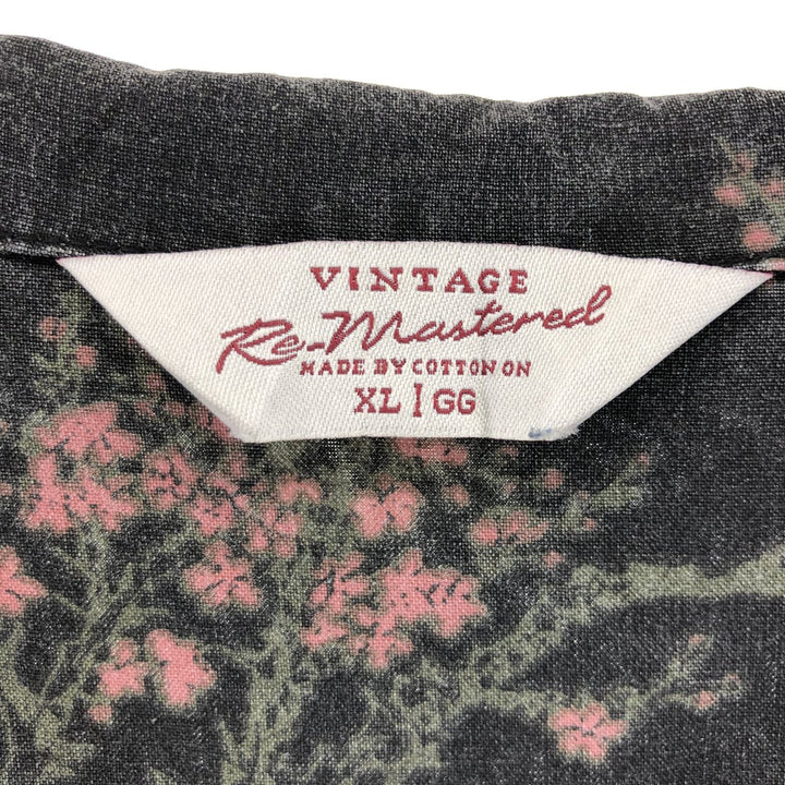 VINTAGE Re-mastered Japanese pattern box shirt, short sleeve, open collar, viscose shirt, men's XL size Viscose black type Vintage Second Hand