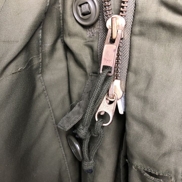 Canadian Army ECW Hooded Military Combat Jacket, Combat Parka, Reg Medium, Size 5, Men's Medium Nylon Khaki type Vintage Second Hand