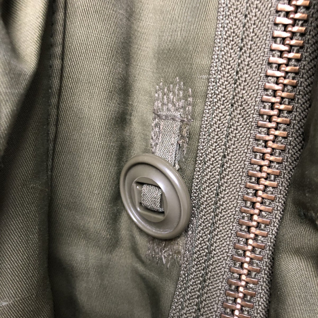 Canadian Army ECW Hooded Military Combat Jacket, Combat Parka, Reg Medium, Size 5, Men's Medium Nylon Khaki type Vintage Second Hand