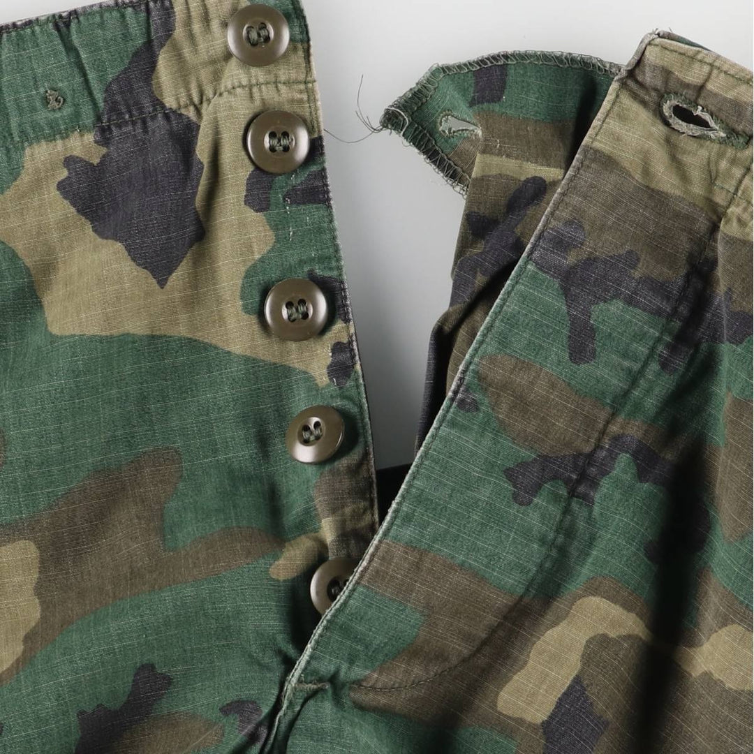 80'S US military genuine camouflage Pattern ERDL green leaf camo military cargo pants made in USA MEDIUM men's w33 equivalent vintage cotton green type Vintage Second Hand