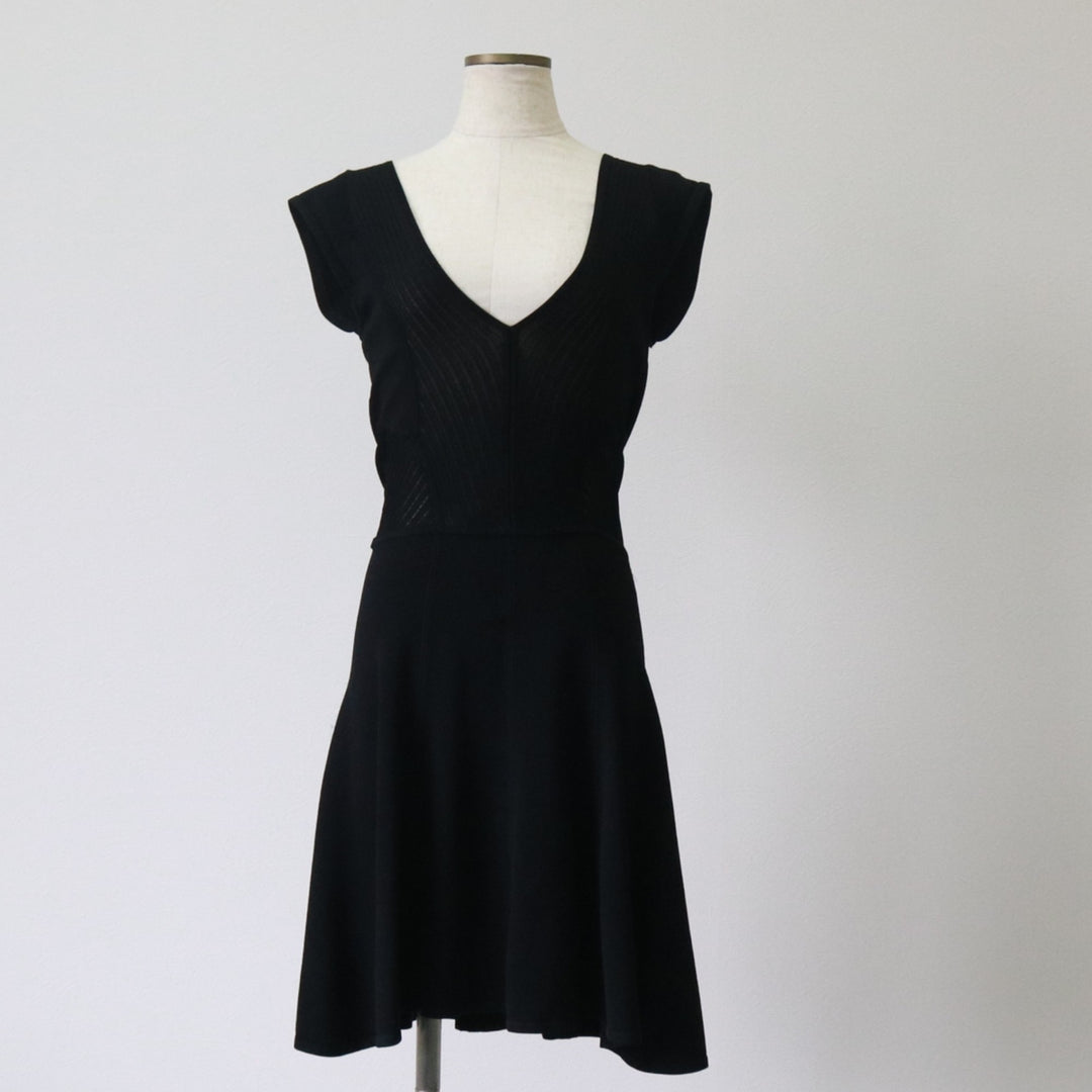 FRENCH CONNECTION V-neck sleeveless dress, women's size M Viscose black type Vintage Second Hand
