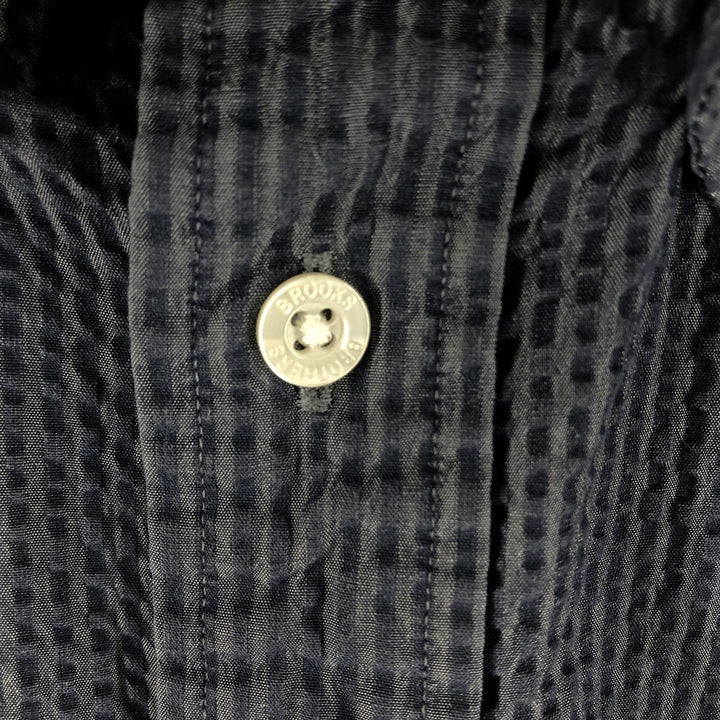 Brooks Brothers Est.1818 Seersucker Short Sleeve Button-Down Striped Shirt, Men's Size L cotton navy blue type Vintage Second Hand