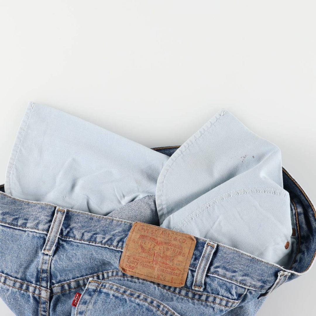 00'S Levi's 550 Relaxed Fit Denim Shorts for Men, Size W36 cotton Blue type light blue Vintage Second Hand