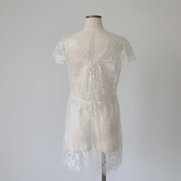 Cutwork embroidery all-lace tunic dress for women, size XL Nylon white type Vintage Second Hand