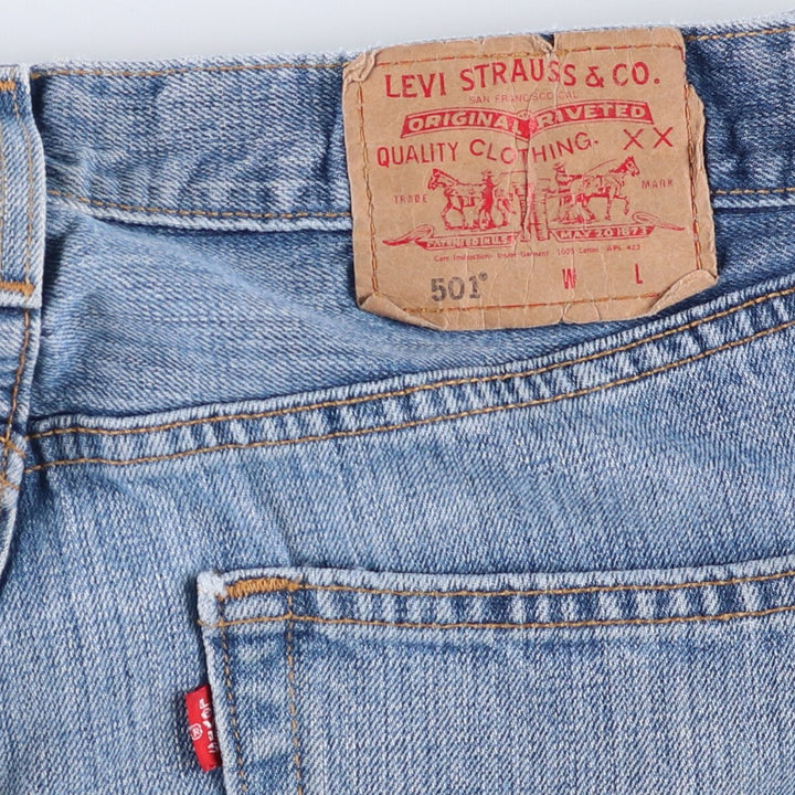 00'S Levi's 15501-0574 Straight denim pants for men, size W32 cotton blue type Vintage Second Hand