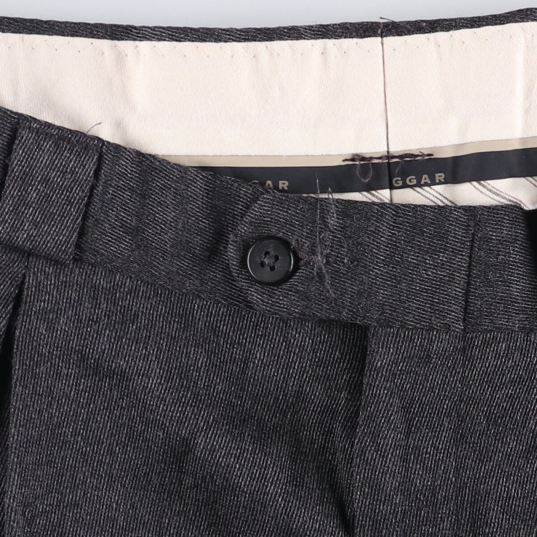Haggar City Casuals Two-pleat slacks, made in the USA, men's size w31 polyester Charcoal Vintage Second Hand