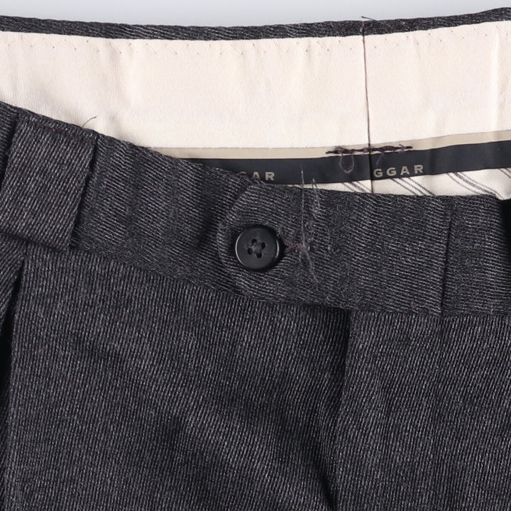 Haggar City Casuals Two-pleat slacks, made in the USA, men's size w31 polyester Charcoal Vintage Second Hand