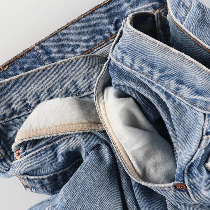 00'S Levi's 550 Relaxed Fit Denim Shorts for Men, Size W34 cotton Blue type light blue Vintage Second Hand
