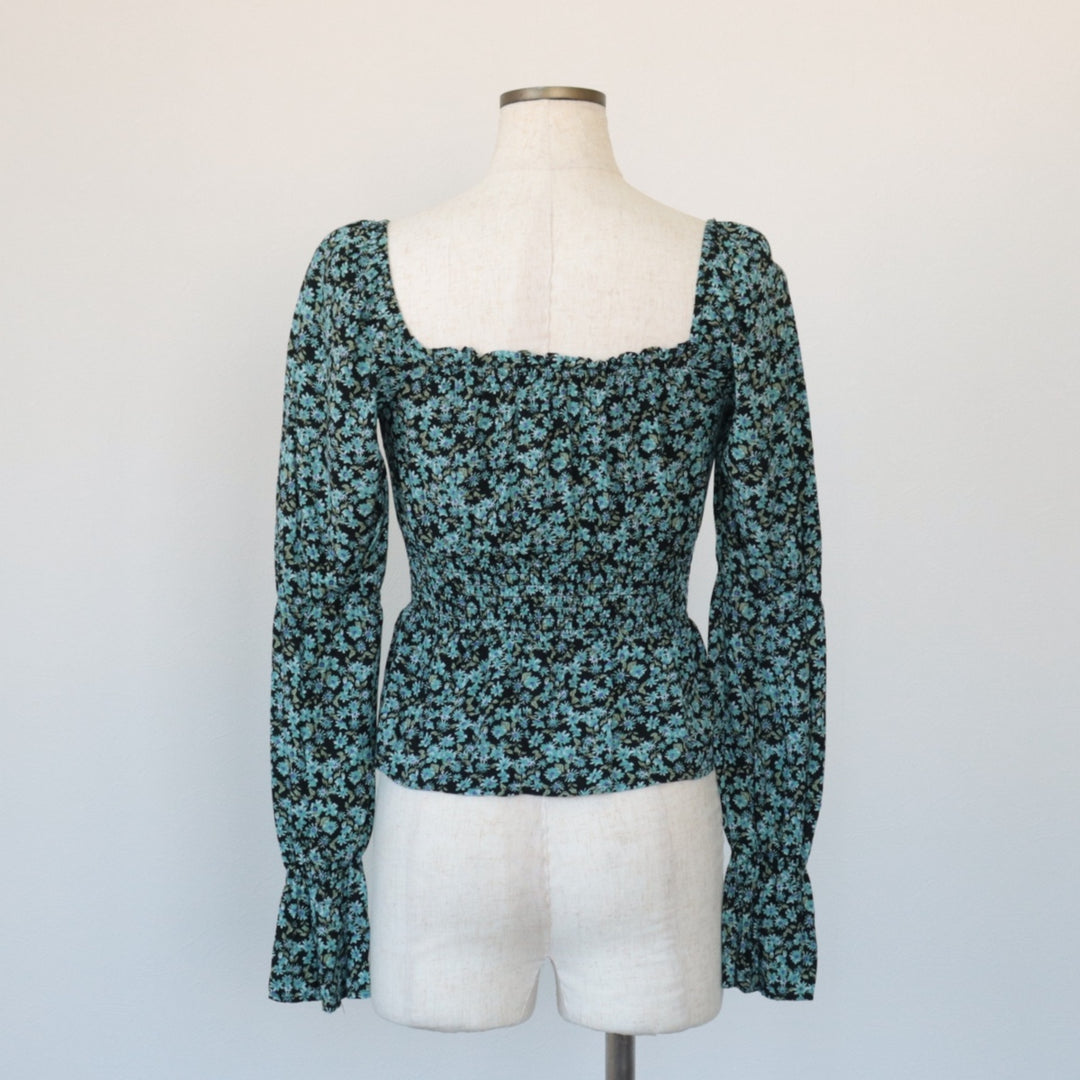SO All-over Floral Print Square Neck Peplum Candy Sleeve Cropped Long Sleeve Pullover Blouse, Women's Size XS Rayon black type Vintage Second Hand