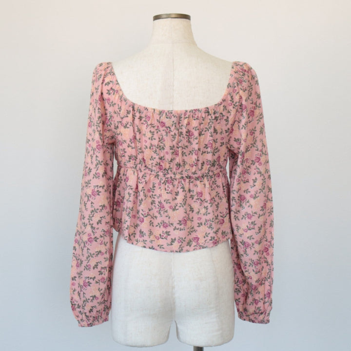 JOLIE and JOY All-Over Floral Print Ballet Neck Cropped Long Sleeve Pullover Blouse, Women's Size Small Rayon pink type Vintage Second Hand