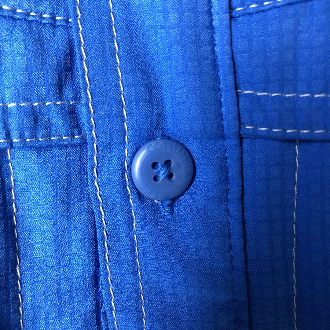 Columbia PFG OMNI-SHADE Hidden Button Down Short Sleeve Fishing Shirt, Men's Size S polyester blue type Vintage Second Hand