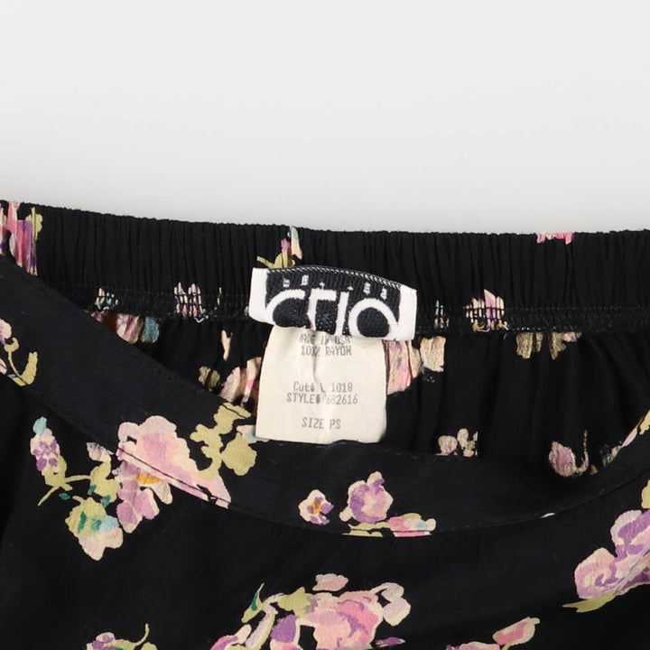 CLIO PETITES All-Over Floral Rayon Midi-Length Flared Skirt, Made in USA, Women's Size Small Rayon black type Vintage Second Hand