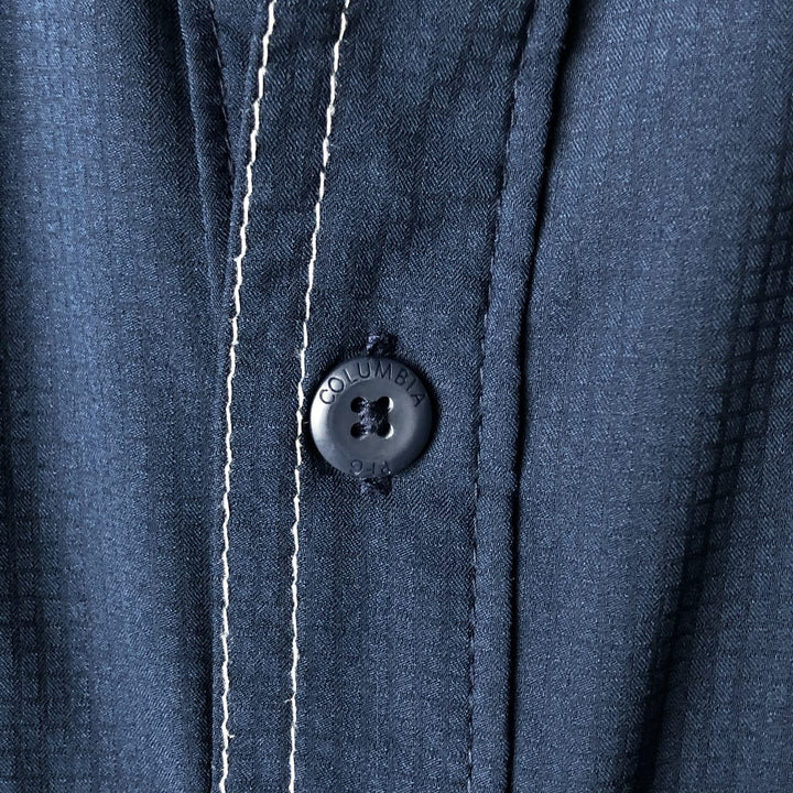 Columbia OMNI-SHADE Omni-Shade Button-Down Short Sleeve Fishing Shirt, Men's Size L polyester navy blue type Vintage Second Hand