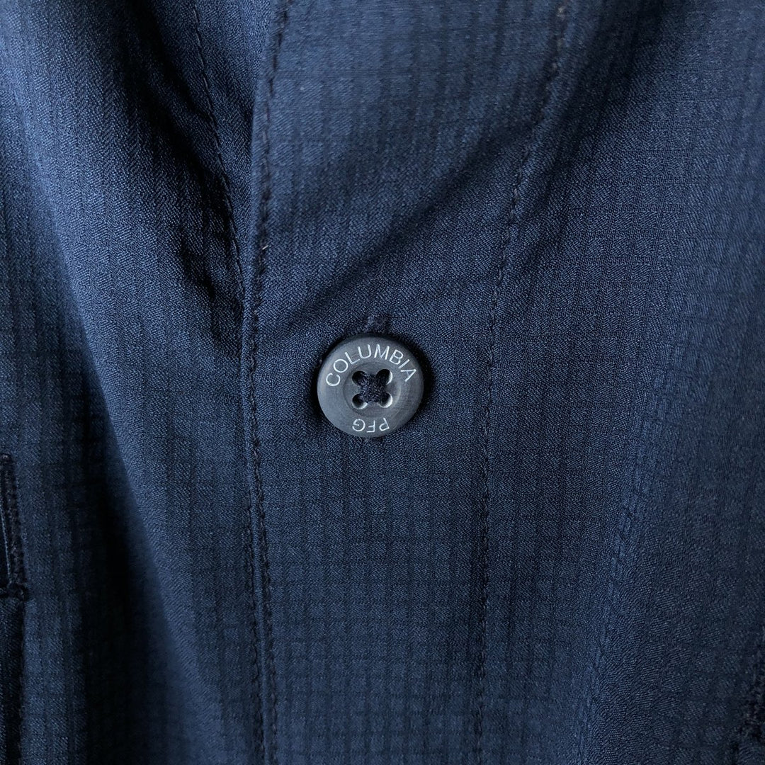 Columbia PFG OMNI-SHADE Omni-Shade Button-down Short Sleeve Fishing Shirt, Men's Size L polyester navy blue type Vintage Second Hand