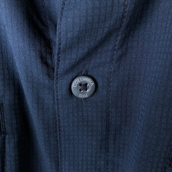 Columbia PFG OMNI-SHADE Omni-Shade Button-down Short Sleeve Fishing Shirt, Men's Size L polyester navy blue type Vintage Second Hand