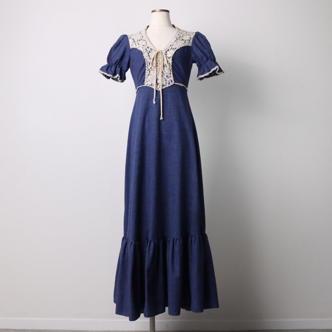 Vintage cutwork embroidered candy sleeve maxi dress, A-line length, made in the USA, size M. polyester blue type Vintage Second Hand