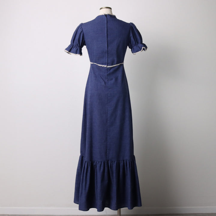 Vintage cutwork embroidered candy sleeve maxi dress, A-line length, made in the USA, size M. polyester blue type Vintage Second Hand