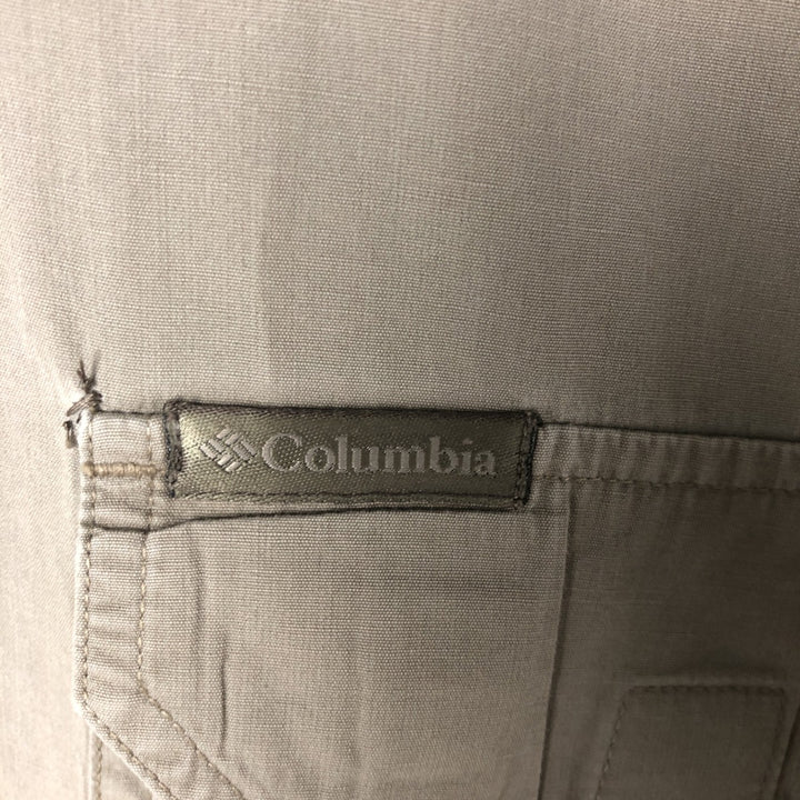 Columbia Short Sleeve Button-Down Shirt, Men's Size XL cotton Khaki type Vintage Second Hand