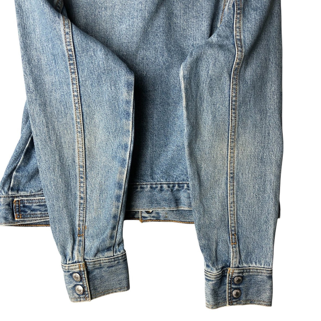 Levi's denim jacket, denim jacket, women's size L cotton blue type Vintage Second Hand
