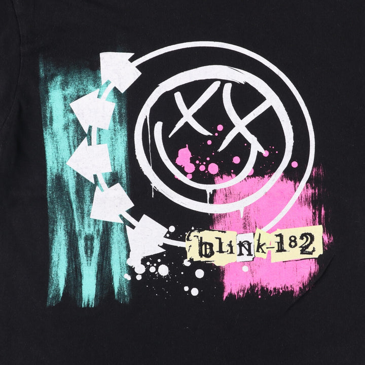 BLINK 182 Band T-Shirt, Men's Size Medium cotton black type Vintage Second Hand